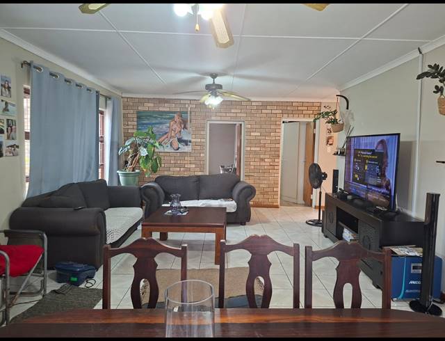 4 BEDROOM HOUSE FOR SALE IN NOORSEKLOOF